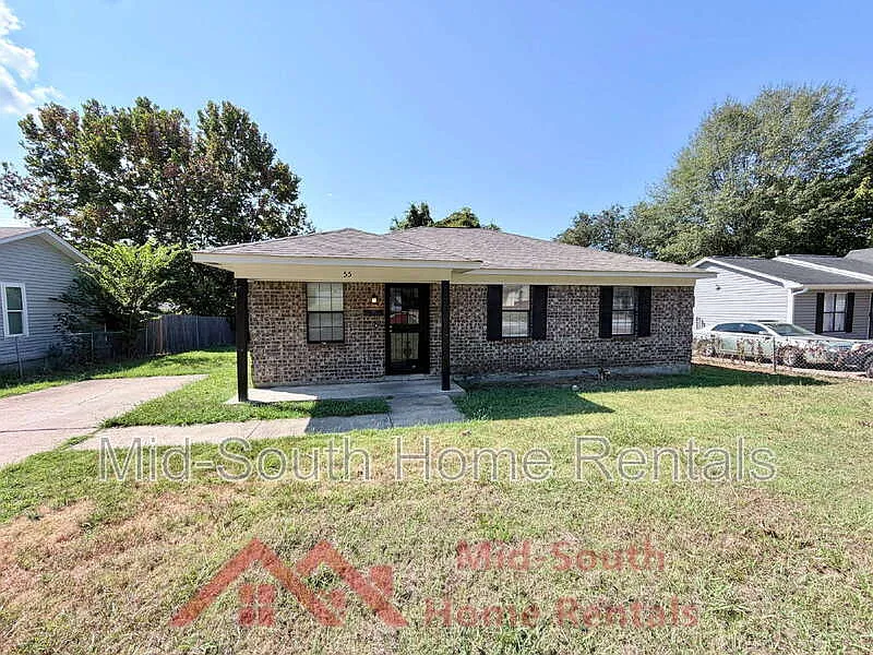 3 bed, 1.5 bath, 1066 sqft, $1,095 — Photo 2