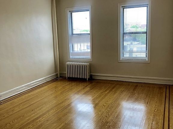 5th image of 3206 47th St APT 4b