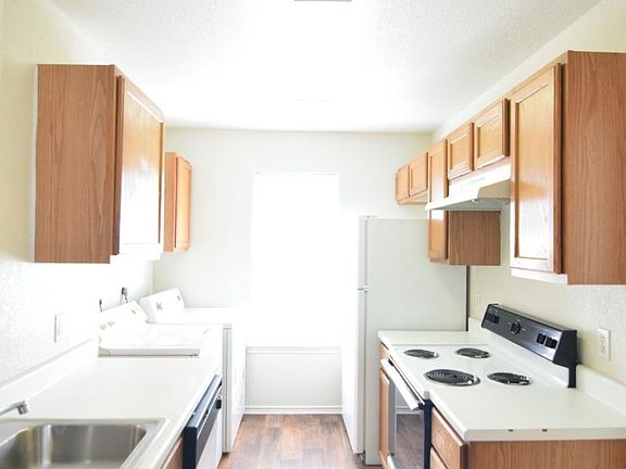 4th image of 5710 Greengate Dr APT D