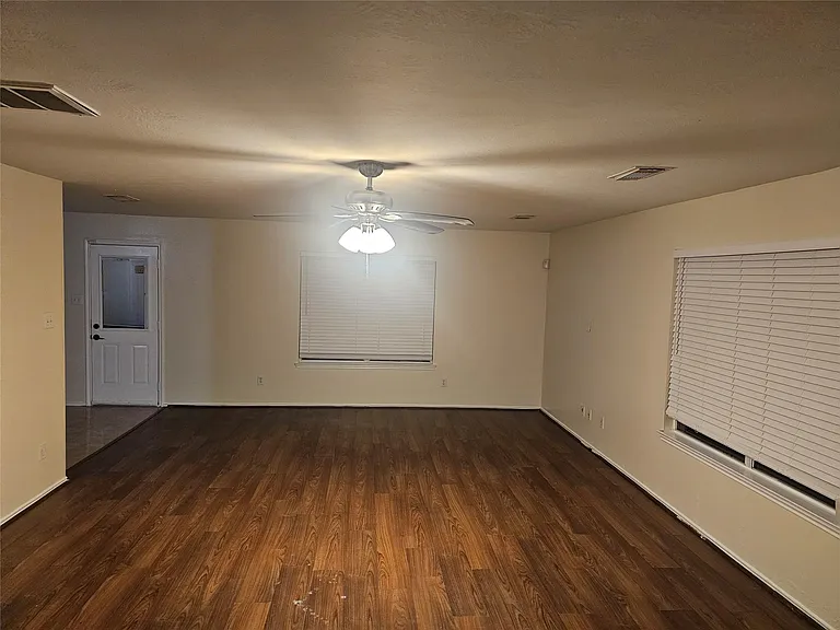 5910 Minor St — Photo 5