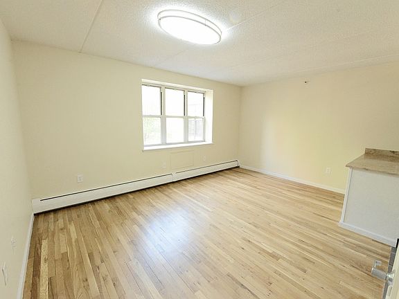 5th image of 138 E 112th St APT 6G