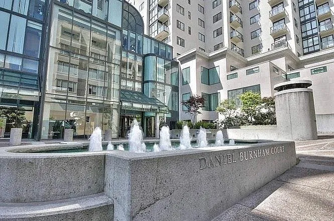 1 Daniel Burnham Ct #224