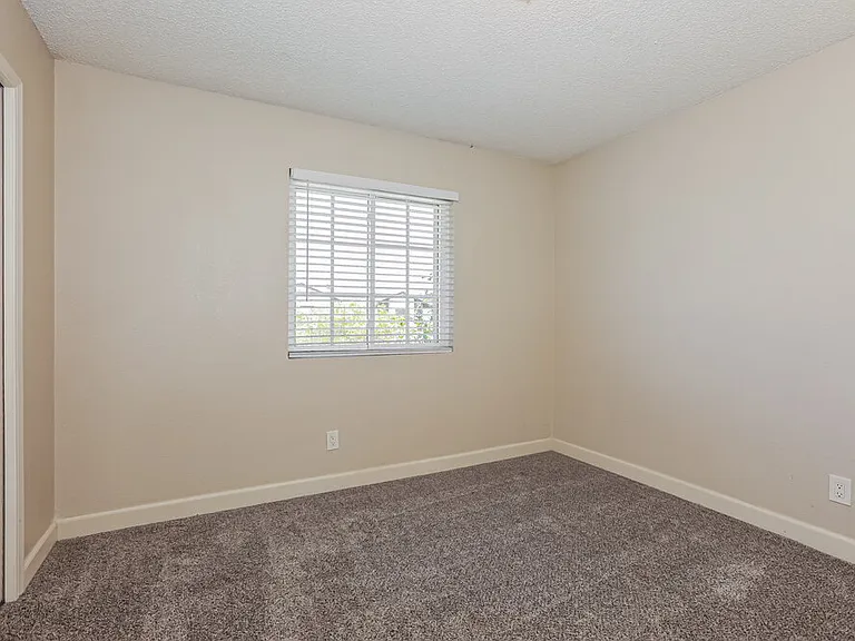 2915 E Dolphin Ave — Photo 13