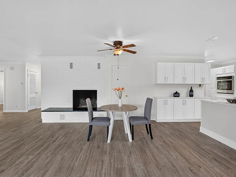 500 Emerald Pond Ln — Photo 14