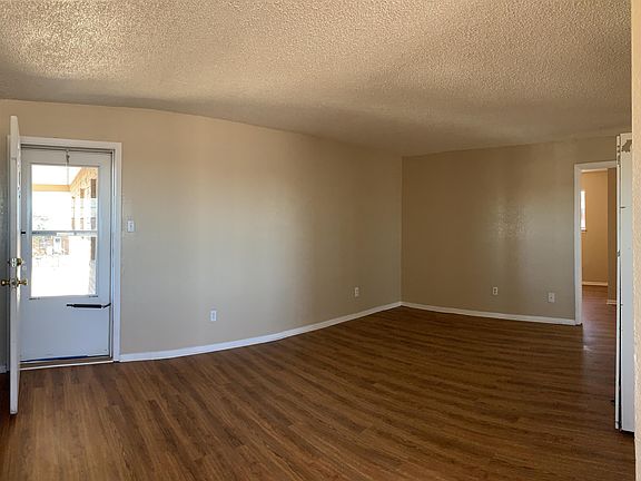 4th image of 3525 Sheridan St #10490651