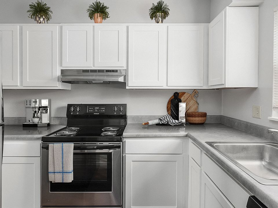 1st image of 409 Carlyle E #201D
