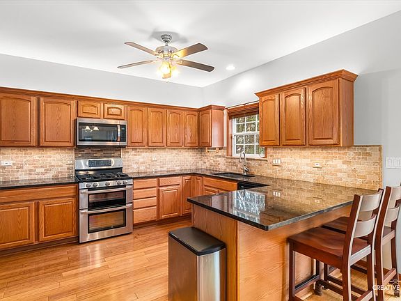 3rd image of 504 Buckthorne Ct
