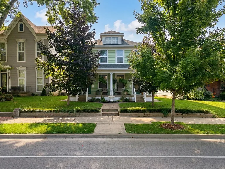 1116 E Main St #1 — Photo 1