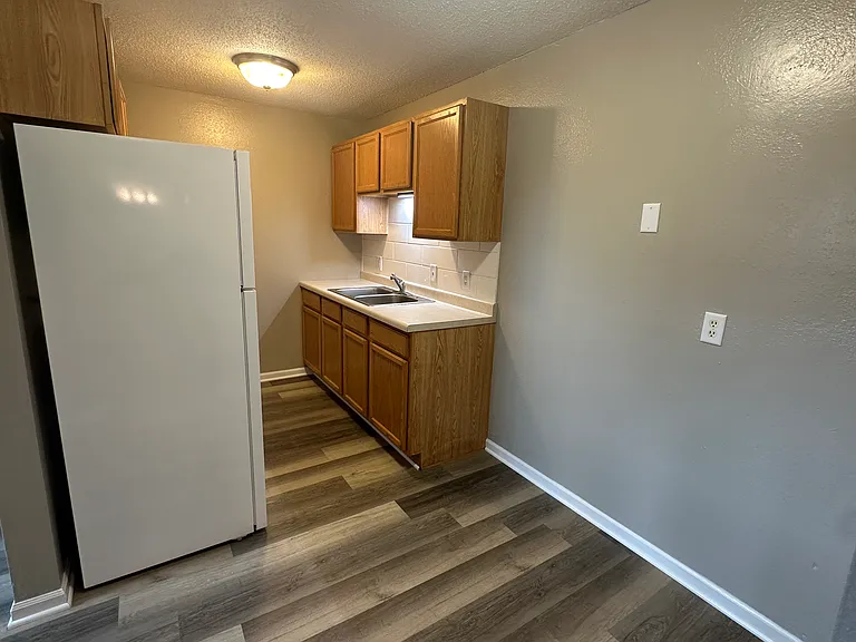 1314 W Pasewalk Ave #6 — Photo 5