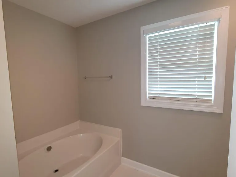 1504 Greys Mill Rd — Photo 6