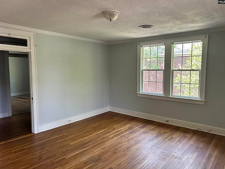 303 King St — Photo 30