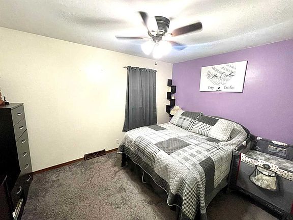 5th image of 118 N 2nd Ave