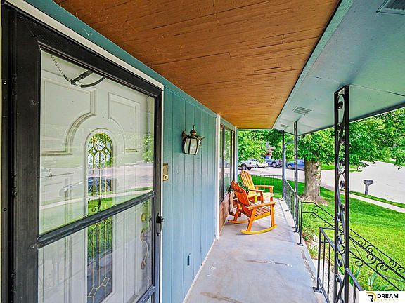 4th image of 3415 S 162nd Cir
