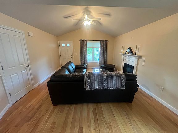 5th image of 8 Stinson Drive