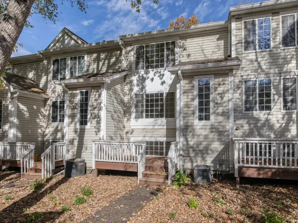 97 N Macgillis Dr, Round Lake, IL 60073