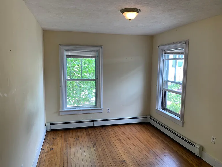 27 Young St #2 — Photo 22