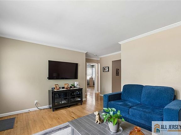 3rd image of 90 Manalapan Ave