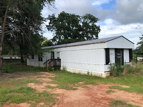 105 Christopher Dr Photo 1