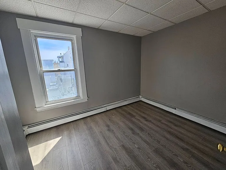 40 Putnam St #2 — Photo 12