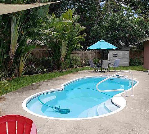 3rd image of 228 Tallahassee Dr NE