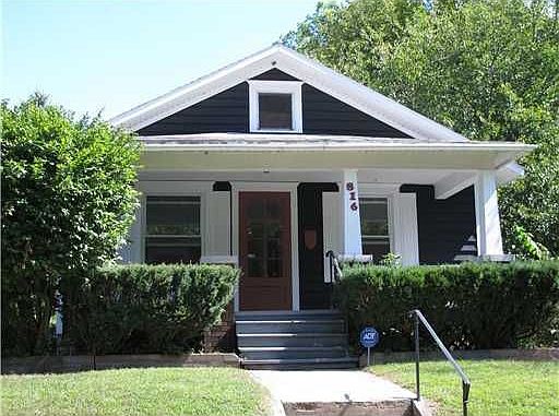 1st image of 816 Grand Ave