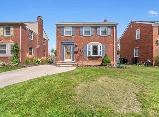13206 Chestnut St, Southgate, MI 48195