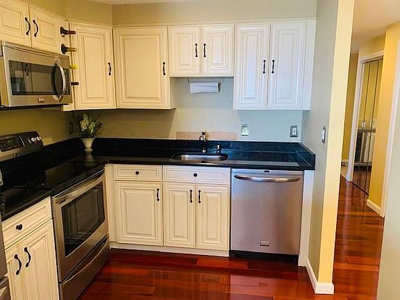4th image of 12 Chancery Ct APT 510