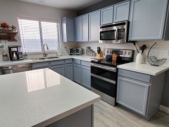 5th image of 2602 N 108th Dr