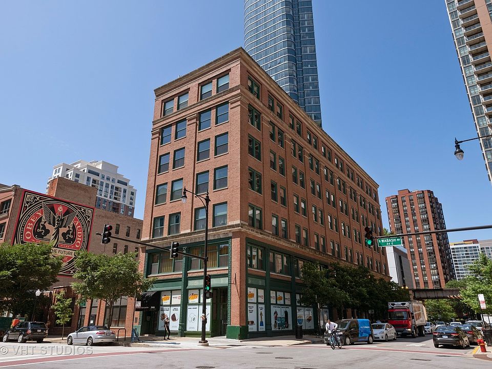 1st image of 900 S Wabash Ave APT 402