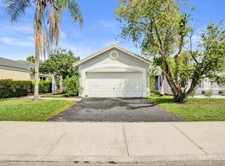2702 Arborwood Rd, Davie, FL 33328