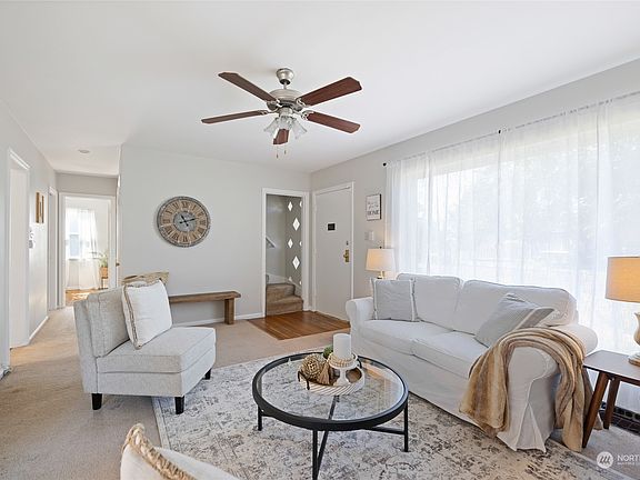 4th image of 33 Oak Park Drive SW