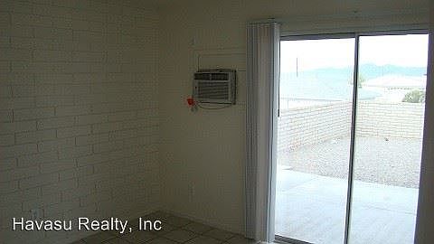 5th image of 3175 Desert View Ct APT 4