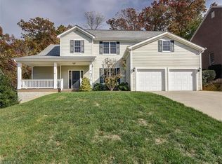 8 Ozark Spring Ln, Asheville, NC 28805