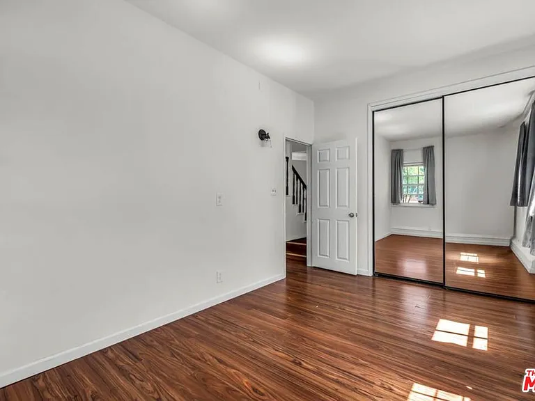 7318 W 88th St — Photo 23