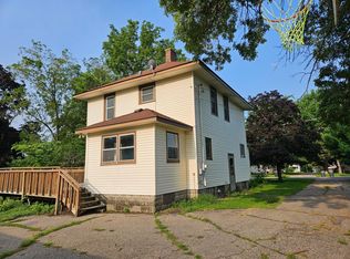 730 1st St N, Waterville, MN 56096