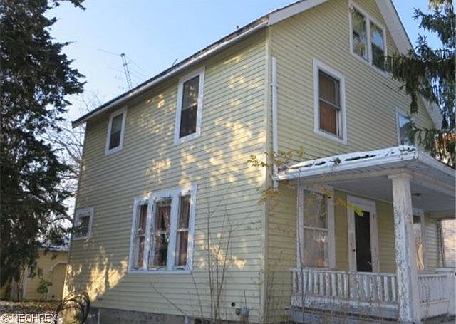 1st image of 305 W 29th St