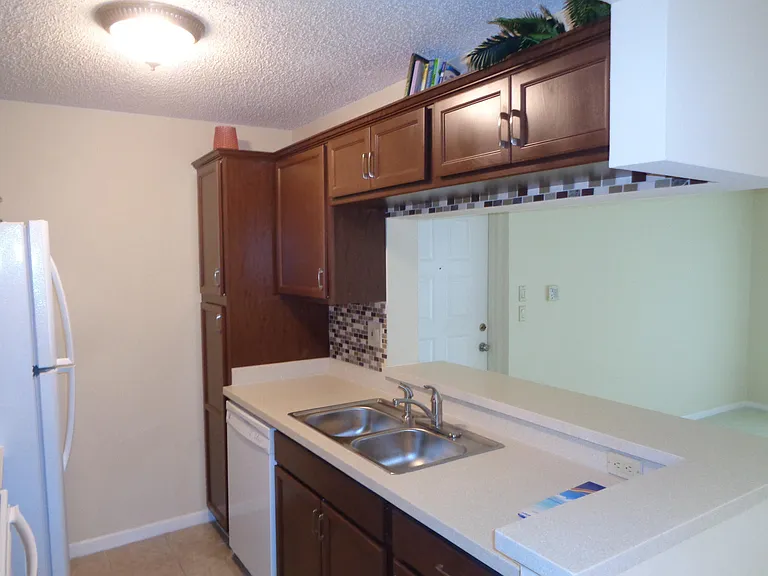 2512 SE Anchorage Cv #2 — Photo 8
