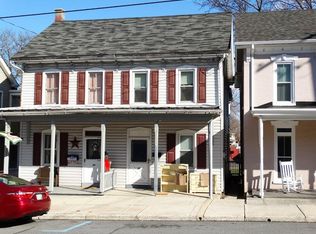 27 W Fulton St, Ephrata, PA 17522