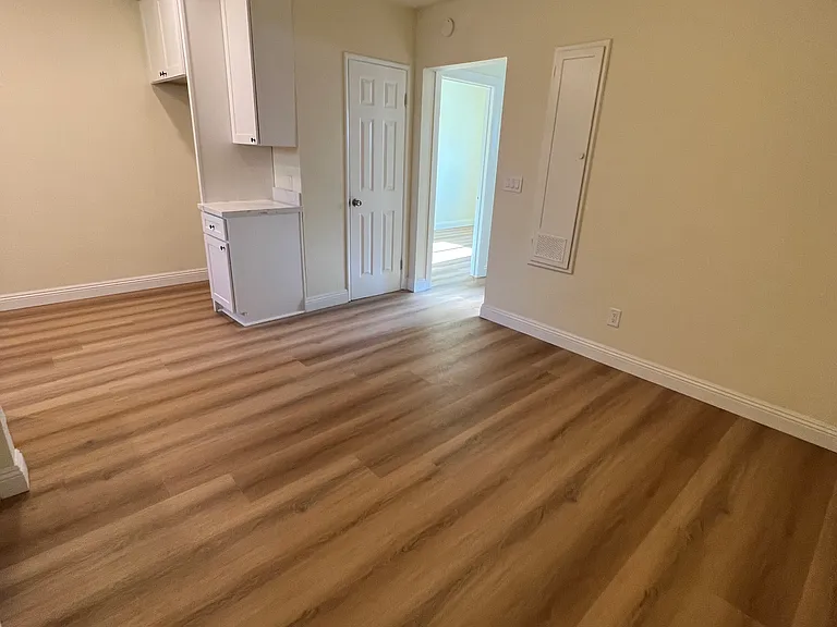 249 E Graham Ave #B — Photo 8