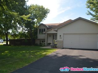 1130 Lake Susan Dr, Chanhassen, MN 55317