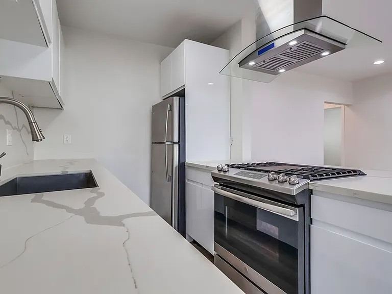 715 Marlborough Ave — Photo 6