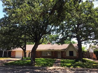 908 Tanglewood Dr E, Irving, TX 75061
