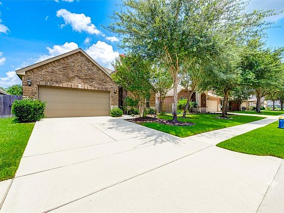 3rd image of 19518 Countryranch Ct