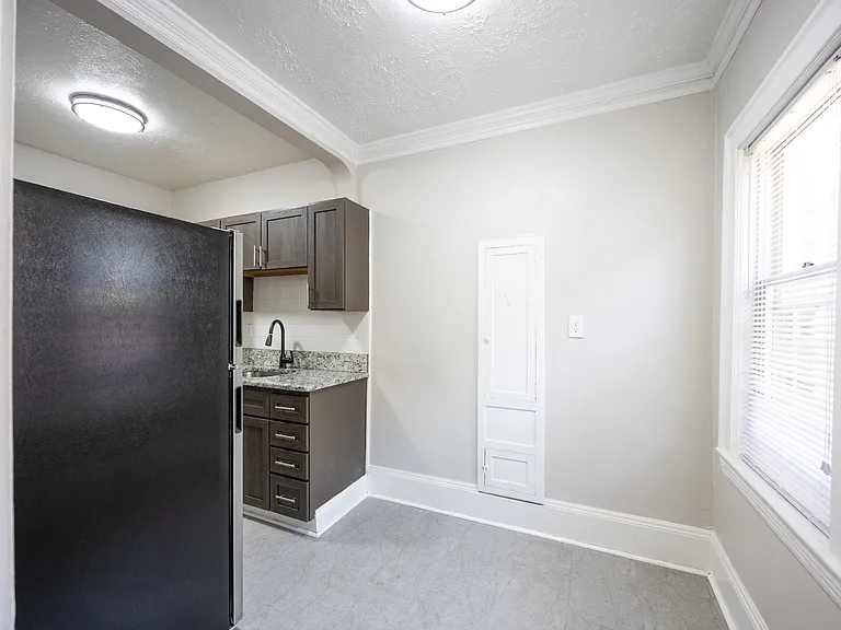 Mapleview Apartments — Photo 51