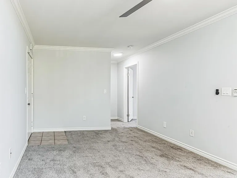 Villas at Whittier — Photo 9