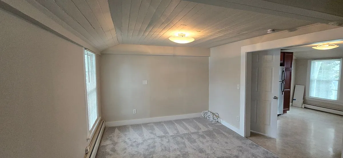 154 Washington St — Photo 4