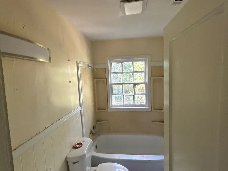 421 Fielding Ave — Photo 4