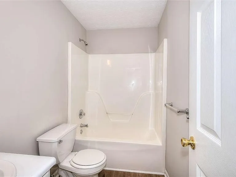 4160 Janel Ln — Photo 7