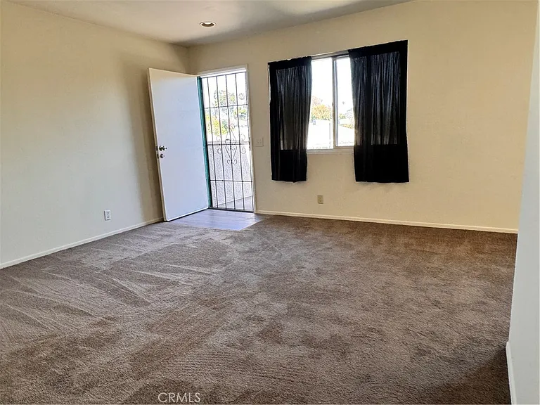 630 Bridgeport Cir #8 — Photo 3
