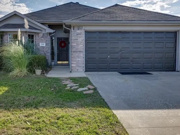 313 Rustic Meadows Dr, Royse City, TX 75189